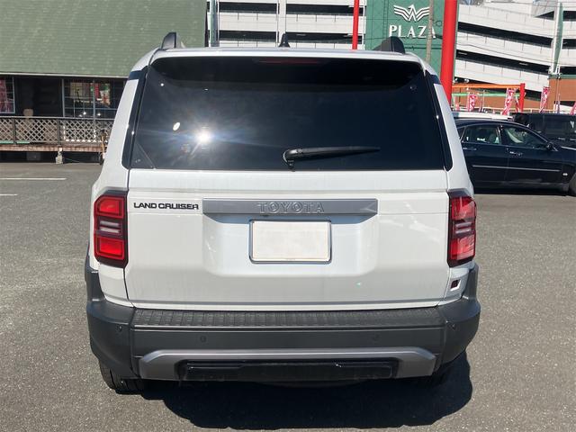 ランドクルーザー250 VX サンルーフ・黒革シート・パノラミックビューモニター・デジタルインナーミラー・4WD・オートクルーズコントロール・レーンアシスト・パワーシート・衝突被害軽減システム・ナビ・TV・オートライト(16枚目)