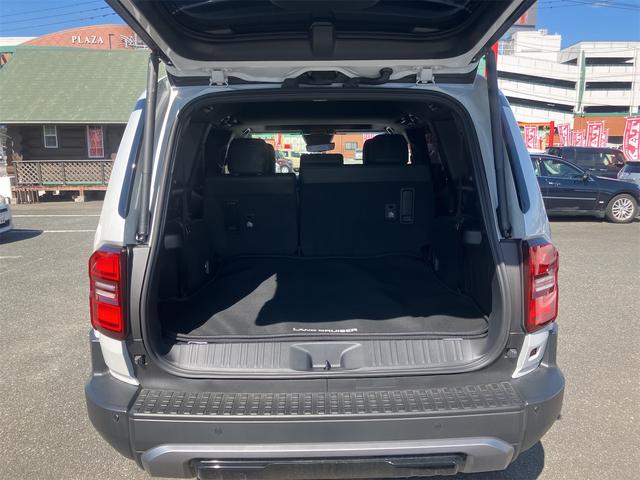 ランドクルーザー250 VX サンルーフ・黒革シート・パノラミックビューモニター・デジタルインナーミラー・4WD・オートクルーズコントロール・レーンアシスト・パワーシート・衝突被害軽減システム・ナビ・TV・オートライト(18枚目)