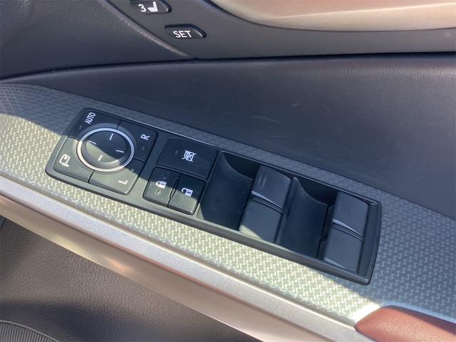 IS IS200t Fスポーツ 黒革エアシート・ドラレコ・クリアランスソナー・BSM・レーンアシスト・オートクルーズコントロール・衝突被害軽減システム・バックカメラ・ナビ・TV・アルミホイール・オートマチックハイビーム・オートライト(10枚目)