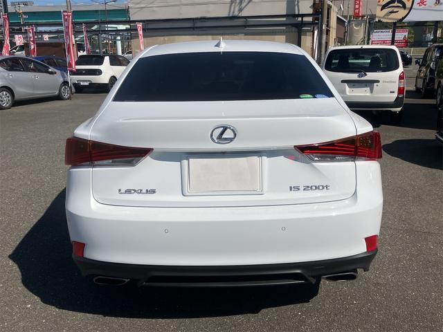 IS IS200t Fスポーツ 黒革エアシート・ドラレコ・クリアランスソナー・BSM・レーンアシスト・オートクルーズコントロール・衝突被害軽減システム・バックカメラ・ナビ・TV・アルミホイール・オートマチックハイビーム・オートライト(16枚目)