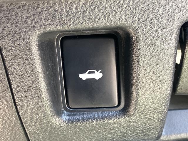 IS IS200t Fスポーツ 黒革エアシート・ドラレコ・クリアランスソナー・BSM・レーンアシスト・オートクルーズコントロール・衝突被害軽減システム・バックカメラ・ナビ・TV・アルミホイール・オートマチックハイビーム・オートライト(51枚目)