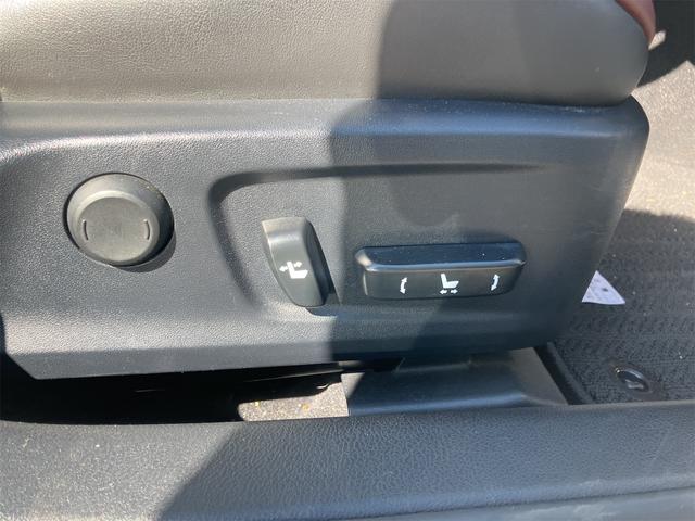 IS IS200t Fスポーツ 黒革エアシート・ドラレコ・クリアランスソナー・BSM・レーンアシスト・オートクルーズコントロール・衝突被害軽減システム・バックカメラ・ナビ・TV・アルミホイール・オートマチックハイビーム・オートライト(56枚目)