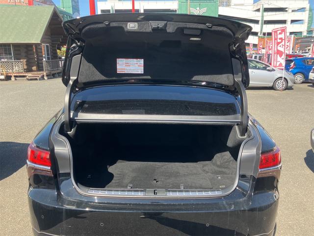 LS LS500 Fスポーツ フルエアロ・TRDホイール・黒革シート・パノラミックビューモニター・サンルーフ・ドラレコ・クリアランスソナー・オートクルーズコントロール・衝突被害軽減システム・ナビ・TV・LEDヘッドランプ(19枚目)