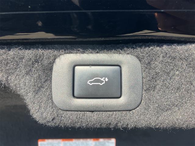 LS LS500 Fスポーツ フルエアロ・TRDホイール・黒革シート・パノラミックビューモニター・サンルーフ・ドラレコ・クリアランスソナー・オートクルーズコントロール・衝突被害軽減システム・ナビ・TV・LEDヘッドランプ(27枚目)