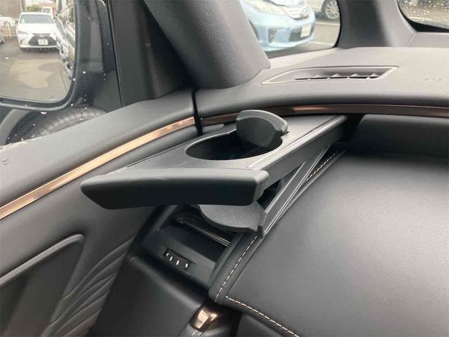 ヴェルファイアハイブリッド Z プレミア 黒革シート・全方位モニター・トヨタチームメイト・置くだけ充電・ユニバーサルステップ・前後ドラレコ・HDMI・ナビ・TV・両側電動スライドドア・オートクルーズコントロール・衝突被害軽減システム(43枚目)