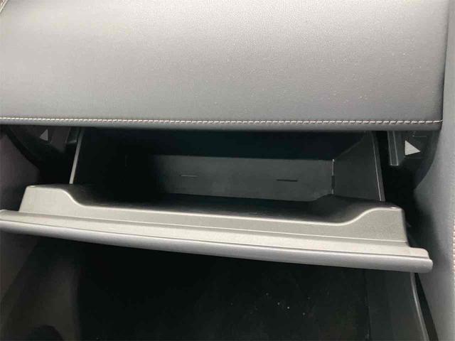 ヴェルファイアハイブリッド Z プレミア 黒革シート・全方位モニター・トヨタチームメイト・置くだけ充電・ユニバーサルステップ・前後ドラレコ・HDMI・ナビ・TV・両側電動スライドドア・オートクルーズコントロール・衝突被害軽減システム(44枚目)