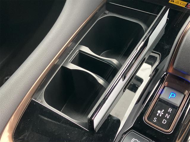 ヴェルファイアハイブリッド Z プレミア 黒革シート・全方位モニター・トヨタチームメイト・置くだけ充電・ユニバーサルステップ・前後ドラレコ・HDMI・ナビ・TV・両側電動スライドドア・オートクルーズコントロール・衝突被害軽減システム(51枚目)