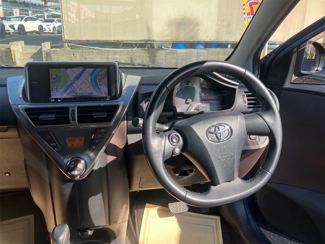 ｉＱ １３０Ｇ　レザーパッケージ　ナビ・ＴＶ・クリアランスソナー・アルミホイール・ハーフレザーシート・スマートキー・電動格納ミラー・ＣＶＴ・盗難防止システム・衝突安全ボディ・ＡＢＳ・ＥＳＣ・ＣＤ・ＤＶＤ再生（3枚目）