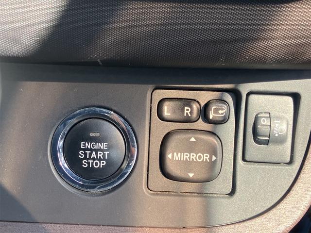 ｉＱ １３０Ｇ　レザーパッケージ　ナビ・ＴＶ・クリアランスソナー・アルミホイール・ハーフレザーシート・スマートキー・電動格納ミラー・ＣＶＴ・盗難防止システム・衝突安全ボディ・ＡＢＳ・ＥＳＣ・ＣＤ・ＤＶＤ再生（9枚目）