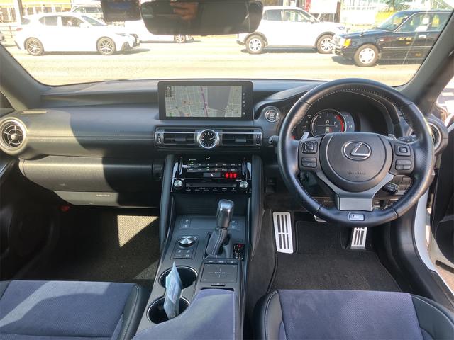 しっかりとした居住性。普段の街乗りからロングドライブまで変わらない快適性をお確かめください。