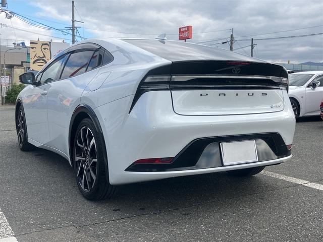 プリウス Z 置くだけ充電・デジタルインナーミラー・アイドリングストップ・電動リアゲート・全方位モニター・シートヒーター・シートクーラー・パワーシート・ナビ・フルセグテレビ・Bluetooth接続(9枚目)