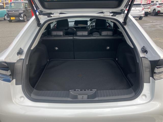 プリウス Z 置くだけ充電・デジタルインナーミラー・アイドリングストップ・電動リアゲート・全方位モニター・シートヒーター・シートクーラー・パワーシート・ナビ・フルセグテレビ・Bluetooth接続(14枚目)