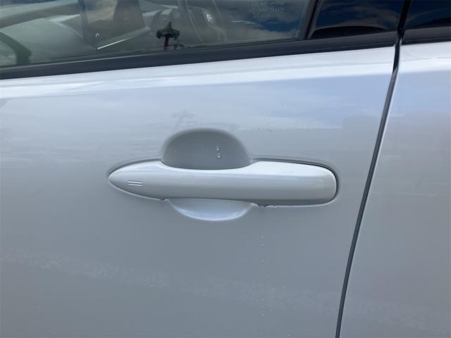 プリウス Z 置くだけ充電・デジタルインナーミラー・アイドリングストップ・電動リアゲート・全方位モニター・シートヒーター・シートクーラー・パワーシート・ナビ・フルセグテレビ・Bluetooth接続(18枚目)