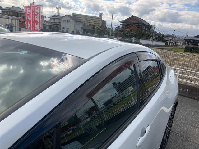 プリウス Z 置くだけ充電・デジタルインナーミラー・アイドリングストップ・電動リアゲート・全方位モニター・シートヒーター・シートクーラー・パワーシート・ナビ・フルセグテレビ・Bluetooth接続(19枚目)