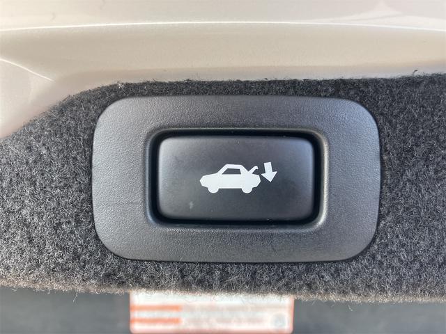 ＧＳ ＧＳ３００ｈ　Ｉパッケージ　黒革シート・シートクーラー・コーナーセンサー・モデリスタフロントエアロ・ＴＲＤマフラー・ドラレコ・ＴＶキャンセラー・ＥＴＣ・バックカメラ・ナビ・ＴＶ・オートライト・ＬＥＤヘッドランプ（27枚目）