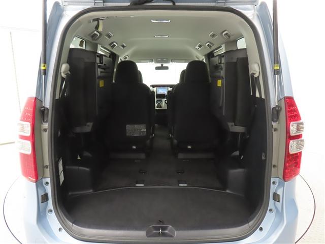 ノア Ｘ　スマートエディション　ナビ＆ＴＶ　リアクーラー　キーレス　パワーウインドウ　１オーナー　スマートキー　ウォークスルー　ワンセグテレビ　３列シート　パワーステアリング　盗難防止システム　オートエアコン　エアバッグ　メモリナビ（10枚目）