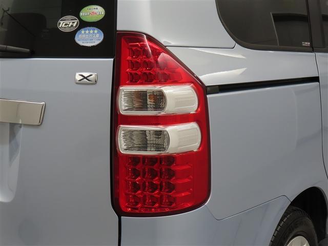 ノア Ｘ　スマートエディション　ナビ＆ＴＶ　リアクーラー　キーレス　パワーウインドウ　１オーナー　スマートキー　ウォークスルー　ワンセグテレビ　３列シート　パワーステアリング　盗難防止システム　オートエアコン　エアバッグ　メモリナビ（24枚目）