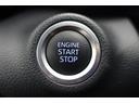 スマートエントリー&プッシュスタートはキーをバッグ等に携帯している時にブレーキを踏んでスタートボタンを押すとエンジンが始動します。車内に忘れた場合にはロック出来ませんので締め忘れの心配もなくなります!
