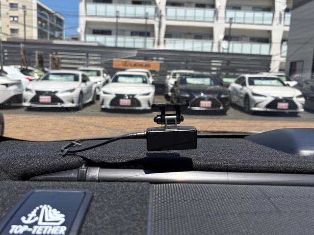 ＥＳ ＥＳ３００ｈ　バージョンＬ　後期型　禁煙車　茶本革　全席シートヒーター　三眼ＬＥＤヘッドライト　１２．３型ナビ　パノラミックビュー　ＡｐｐｌｅＣａｒＰｌａｙ　前後ドラレコ　ＥＴＣ　ＰＣＳ　ＬＴＡ　ＢＳＭ　１８ｉｎｃｈＡＷ（64枚目）