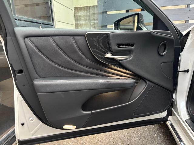 LS LS500h Iパッケージ 後期型 黒革 OPスパッタリング20inchAW 12.3型ナビ パノラミックビューモニター AppleCarPlay 前席シートヒーター&シートクーラー デジタルインナーミラー 三眼LEDライト(29枚目)