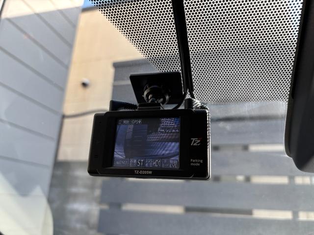 シエンタ ハイブリッド G セーフティーエディション 後期型 9型ナビ 全方位カメラ Bluetoothオーディオ 両側パワースライドドア 前席シートヒーター&ステアリングヒーター LEDヘッドライト TVキット ACコンセント 前後ドラレコ ETC(50枚目)