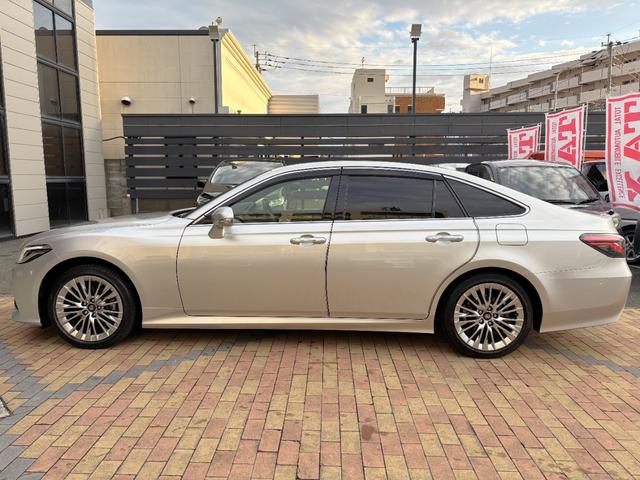 クラウンハイブリッド G 黒本革 パノラミックビューモニター 18AW AppleCarPlay デュアルオートエアコン 三眼LEDヘッドライト 全席シートヒーター&前席シートクーラー 前後ドラレコ ETC PCS LTA(10枚目)