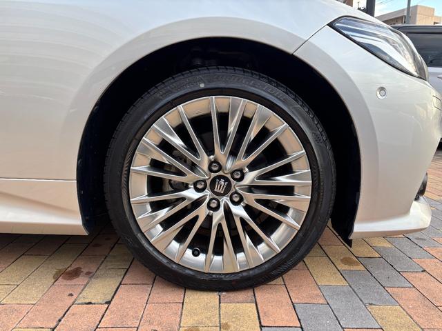 クラウンハイブリッド G 黒本革 パノラミックビューモニター 18AW AppleCarPlay デュアルオートエアコン 三眼LEDヘッドライト 全席シートヒーター&前席シートクーラー 前後ドラレコ ETC PCS LTA(16枚目)