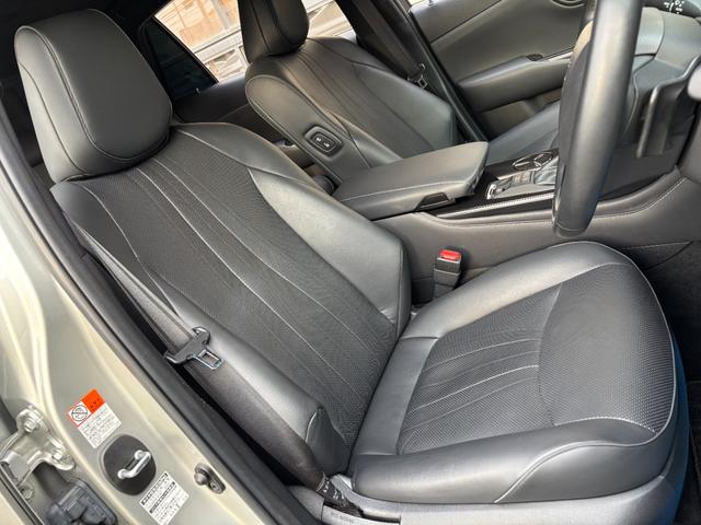 クラウンハイブリッド G 黒本革 パノラミックビューモニター 18AW AppleCarPlay デュアルオートエアコン 三眼LEDヘッドライト 全席シートヒーター&前席シートクーラー 前後ドラレコ ETC PCS LTA(24枚目)