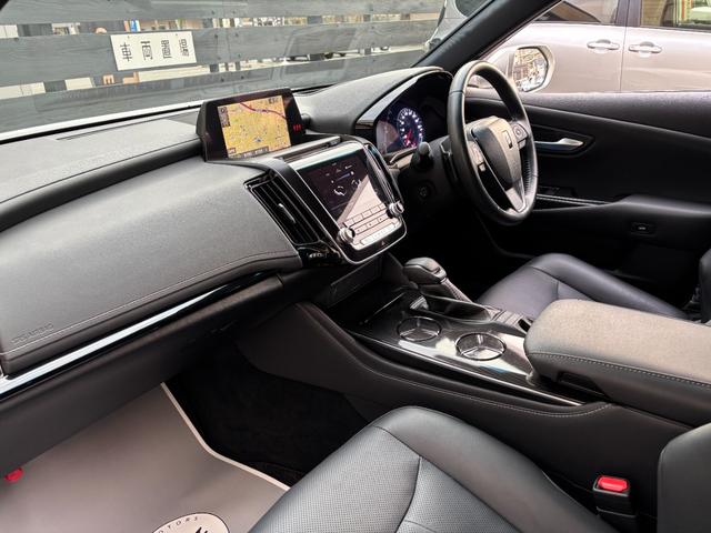 クラウンハイブリッド G 黒本革 パノラミックビューモニター 18AW AppleCarPlay デュアルオートエアコン 三眼LEDヘッドライト 全席シートヒーター&前席シートクーラー 前後ドラレコ ETC PCS LTA(25枚目)