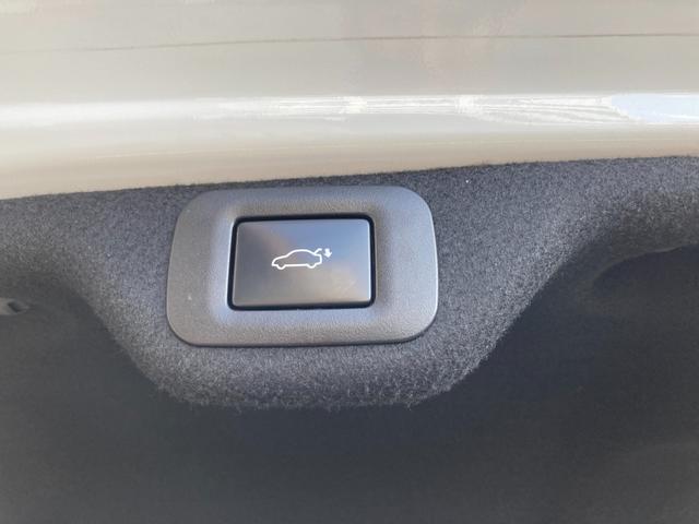 ES ES300h Fスポーツ 後期型 TRDフルエアロ&TRDマフラー デジタルインナーミラー オレンジキャリパー パワートランク ワイヤレス充電 カラーヘッドアップディスプレイ ワンオーナー パノラミックビューモニター(7枚目)