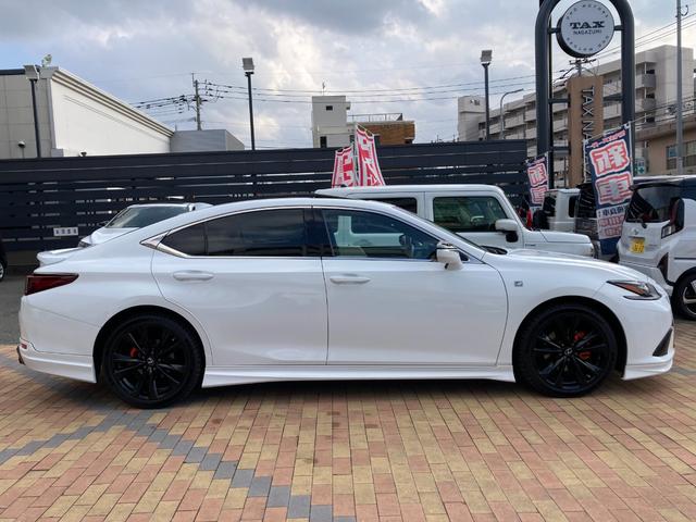 ES ES300h Fスポーツ 後期型 TRDフルエアロ&TRDマフラー デジタルインナーミラー オレンジキャリパー パワートランク ワイヤレス充電 カラーヘッドアップディスプレイ ワンオーナー パノラミックビューモニター(28枚目)