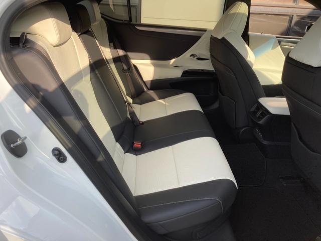 ES ES300h Fスポーツ 後期型 TRDフルエアロ&TRDマフラー デジタルインナーミラー オレンジキャリパー パワートランク ワイヤレス充電 カラーヘッドアップディスプレイ ワンオーナー パノラミックビューモニター(40枚目)