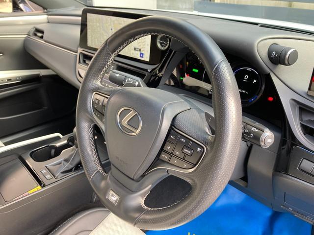 ES ES300h Fスポーツ 後期型 TRDフルエアロ&TRDマフラー デジタルインナーミラー オレンジキャリパー パワートランク ワイヤレス充電 カラーヘッドアップディスプレイ ワンオーナー パノラミックビューモニター(57枚目)