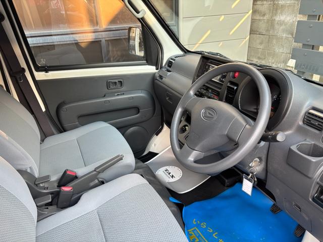 ハイゼットカーゴ デッキバンＧ　ＣＤオーディオ　両側スライドドア　キーレス　前席パワーウィンドウ　パワステ　ＥＴＣ（17枚目）