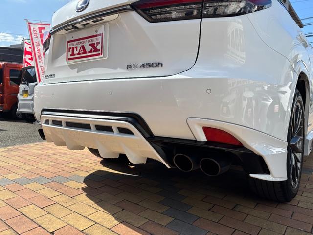 ＲＸ ＲＸ４５０ｈ　Ｆスポーツ　後期型　赤革　サンルーフ　ＴＲＤフルエアロ＆スポーツマフラー　パノラミックビューモニター　１２．３型ナビ　ＡｐｐｌｅＣａｒＰｌａｙ　三眼ＬＥＤヘッドライト　パワーバックドア　２０ｉｎｃｈＡＷ（12枚目）