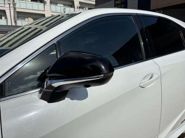 ＲＸ ＲＸ４５０ｈ　Ｆスポーツ　後期型　赤革　サンルーフ　ＴＲＤフルエアロ＆スポーツマフラー　パノラミックビューモニター　１２．３型ナビ　ＡｐｐｌｅＣａｒＰｌａｙ　三眼ＬＥＤヘッドライト　パワーバックドア　２０ｉｎｃｈＡＷ（17枚目）