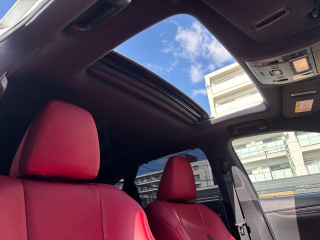 ＲＸ ＲＸ４５０ｈ　Ｆスポーツ　後期型　赤革　サンルーフ　ＴＲＤフルエアロ＆スポーツマフラー　パノラミックビューモニター　１２．３型ナビ　ＡｐｐｌｅＣａｒＰｌａｙ　三眼ＬＥＤヘッドライト　パワーバックドア　２０ｉｎｃｈＡＷ（26枚目）