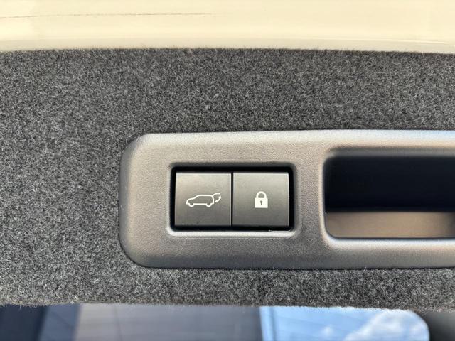 ＲＸ ＲＸ４５０ｈ　Ｆスポーツ　後期型　赤革　サンルーフ　ＴＲＤフルエアロ＆スポーツマフラー　パノラミックビューモニター　１２．３型ナビ　ＡｐｐｌｅＣａｒＰｌａｙ　三眼ＬＥＤヘッドライト　パワーバックドア　２０ｉｎｃｈＡＷ（40枚目）