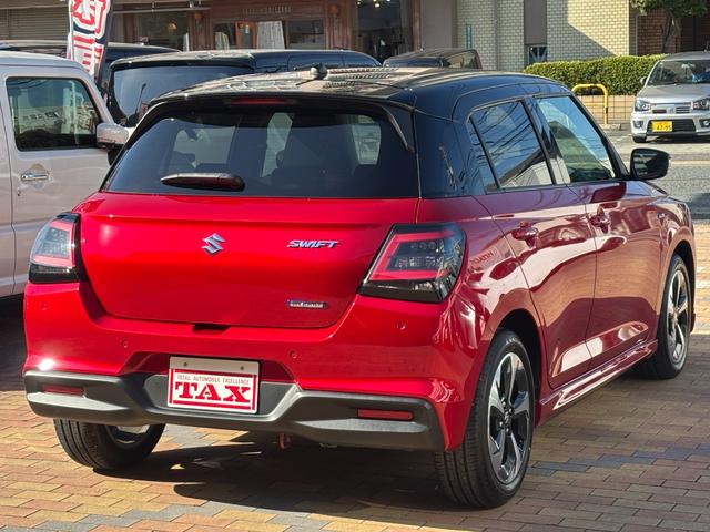 スイフト ハイブリッドMZ 1オーナー 赤黒ツートン フロントエアロ 9型ディスプレイオーディオ AppleCarPlay オートエアコン LEDヘッドライト 前席シートヒーター デュアルセンサーブレーキサポート2 16AW(6枚目)