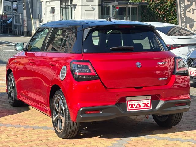 スイフト ハイブリッドMZ 1オーナー 赤黒ツートン フロントエアロ 9型ディスプレイオーディオ AppleCarPlay オートエアコン LEDヘッドライト 前席シートヒーター デュアルセンサーブレーキサポート2 16AW(7枚目)
