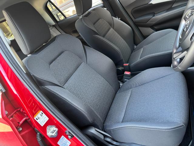 スイフト ハイブリッドMZ 1オーナー 赤黒ツートン フロントエアロ 9型ディスプレイオーディオ AppleCarPlay オートエアコン LEDヘッドライト 前席シートヒーター デュアルセンサーブレーキサポート2 16AW(25枚目)