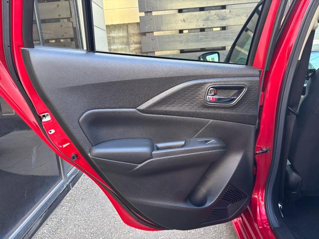 スイフト ハイブリッドMZ 1オーナー 赤黒ツートン フロントエアロ 9型ディスプレイオーディオ AppleCarPlay オートエアコン LEDヘッドライト 前席シートヒーター デュアルセンサーブレーキサポート2 16AW(33枚目)