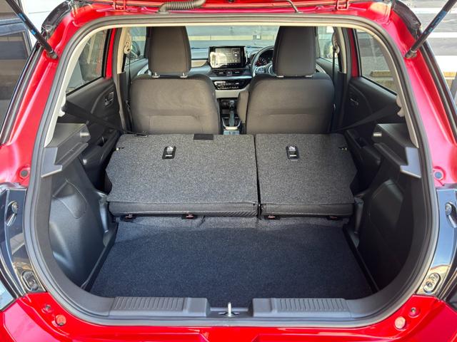 スイフト ハイブリッドMZ 1オーナー 赤黒ツートン フロントエアロ 9型ディスプレイオーディオ AppleCarPlay オートエアコン LEDヘッドライト 前席シートヒーター デュアルセンサーブレーキサポート2 16AW(35枚目)