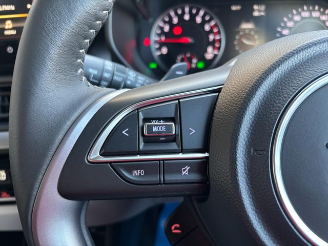 スイフト ハイブリッドMZ 1オーナー 赤黒ツートン フロントエアロ 9型ディスプレイオーディオ AppleCarPlay オートエアコン LEDヘッドライト 前席シートヒーター デュアルセンサーブレーキサポート2 16AW(44枚目)