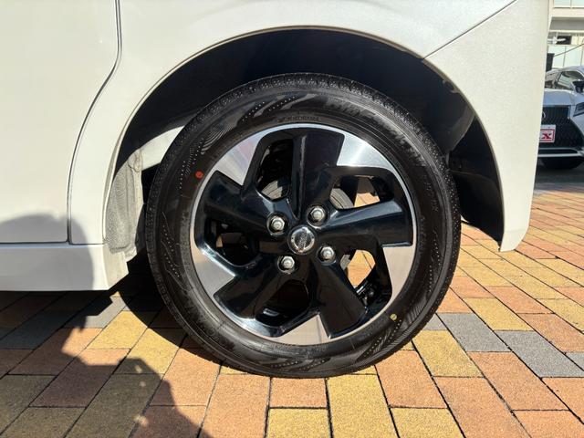 ルークス ハイウェイスター　Ｘ　ツートンルーフ　純正９型ナビ　全方位カメラ　フルセグＴＶ　オートエアコン　片側パワースライドドア　オート付きＬＥＤヘッドライト　後席サーキュレーター＆テーブル　ドラレコ　ＥＴＣ　１４ｉｎｃｈＡＷ（17枚目）