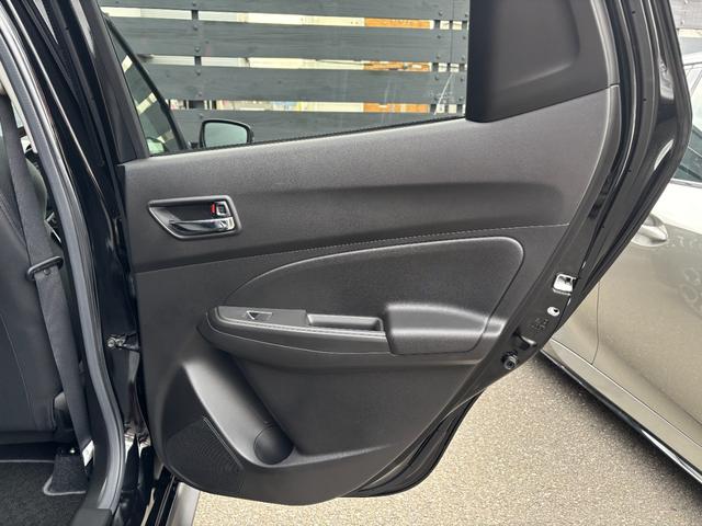 スイフトスポーツ ベースグレード 6速MT 新品ディスプレイオーディオ AppleCarPlay オートエアコン LEDヘッドライト 運転席シートヒーター 衝突軽減ブレーキ 車線逸脱警報 クリアランスソナー RCC 17inchAW(30枚目)