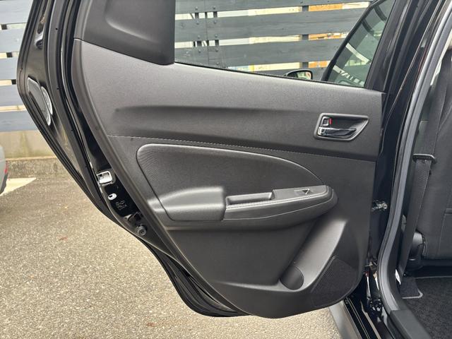 スイフトスポーツ ベースグレード 6速MT 新品ディスプレイオーディオ AppleCarPlay オートエアコン LEDヘッドライト 運転席シートヒーター 衝突軽減ブレーキ 車線逸脱警報 クリアランスソナー RCC 17inchAW(31枚目)