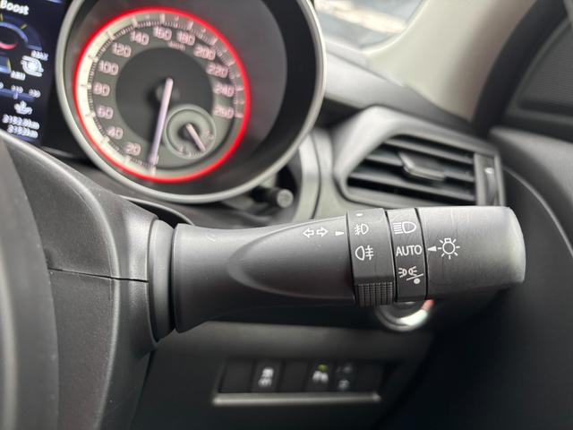 スイフトスポーツ ベースグレード 6速MT 新品ディスプレイオーディオ AppleCarPlay オートエアコン LEDヘッドライト 運転席シートヒーター 衝突軽減ブレーキ 車線逸脱警報 クリアランスソナー RCC 17inchAW(42枚目)