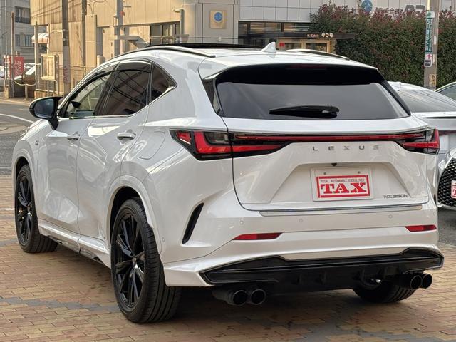 ＮＸ ＮＸ３５０ｈ　Ｆスポーツ　ＴＲＤフルエアロ　パノラマルーフ　１オーナー　マークレビンソン　三眼ＬＥＤライト　オレンジキャリパー　後席パワーシート＆シートヒーター　デジタルインナーミラー　アドバンスドパーク　ＡＣコンセント（7枚目）