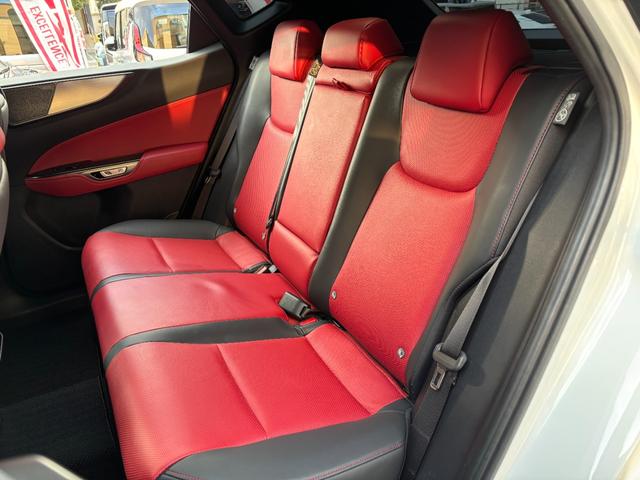 ＮＸ ＮＸ３５０ｈ　Ｆスポーツ　ＴＲＤフルエアロ　パノラマルーフ　１オーナー　マークレビンソン　三眼ＬＥＤライト　オレンジキャリパー　後席パワーシート＆シートヒーター　デジタルインナーミラー　アドバンスドパーク　ＡＣコンセント（33枚目）